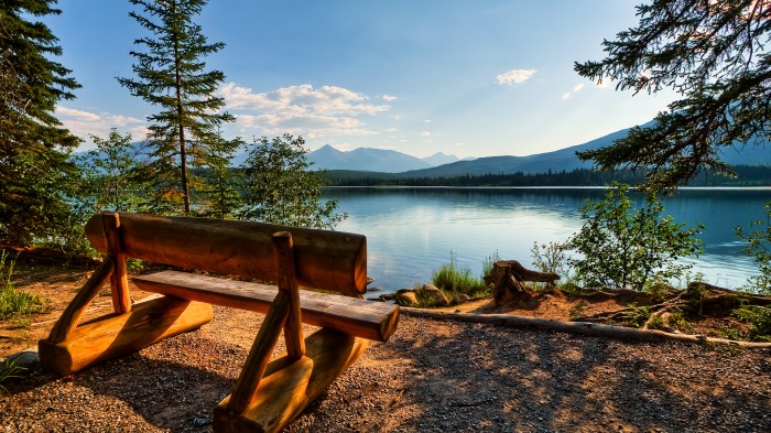 Lake-HD-Desktop-Wallpaper-700x393
